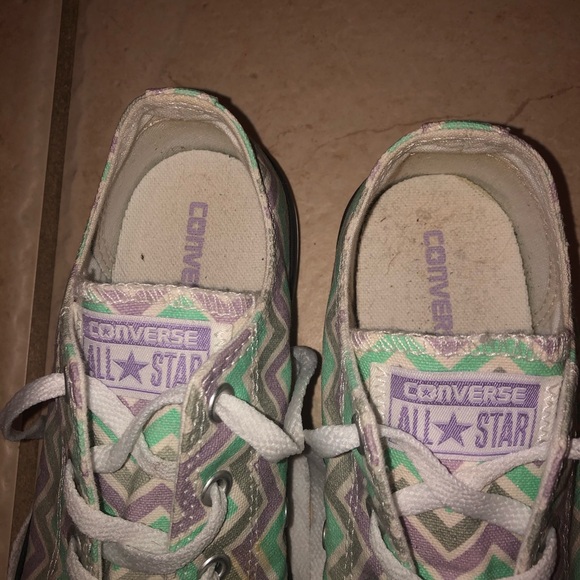 ‼️MINT & PURPLE CHEVRON CONVERSE SIZE 4 JUNIORS - Picture 3 of 10
